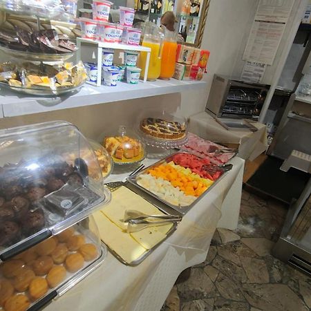 Hotel Eriale Rimini Ngoại thất bức ảnh