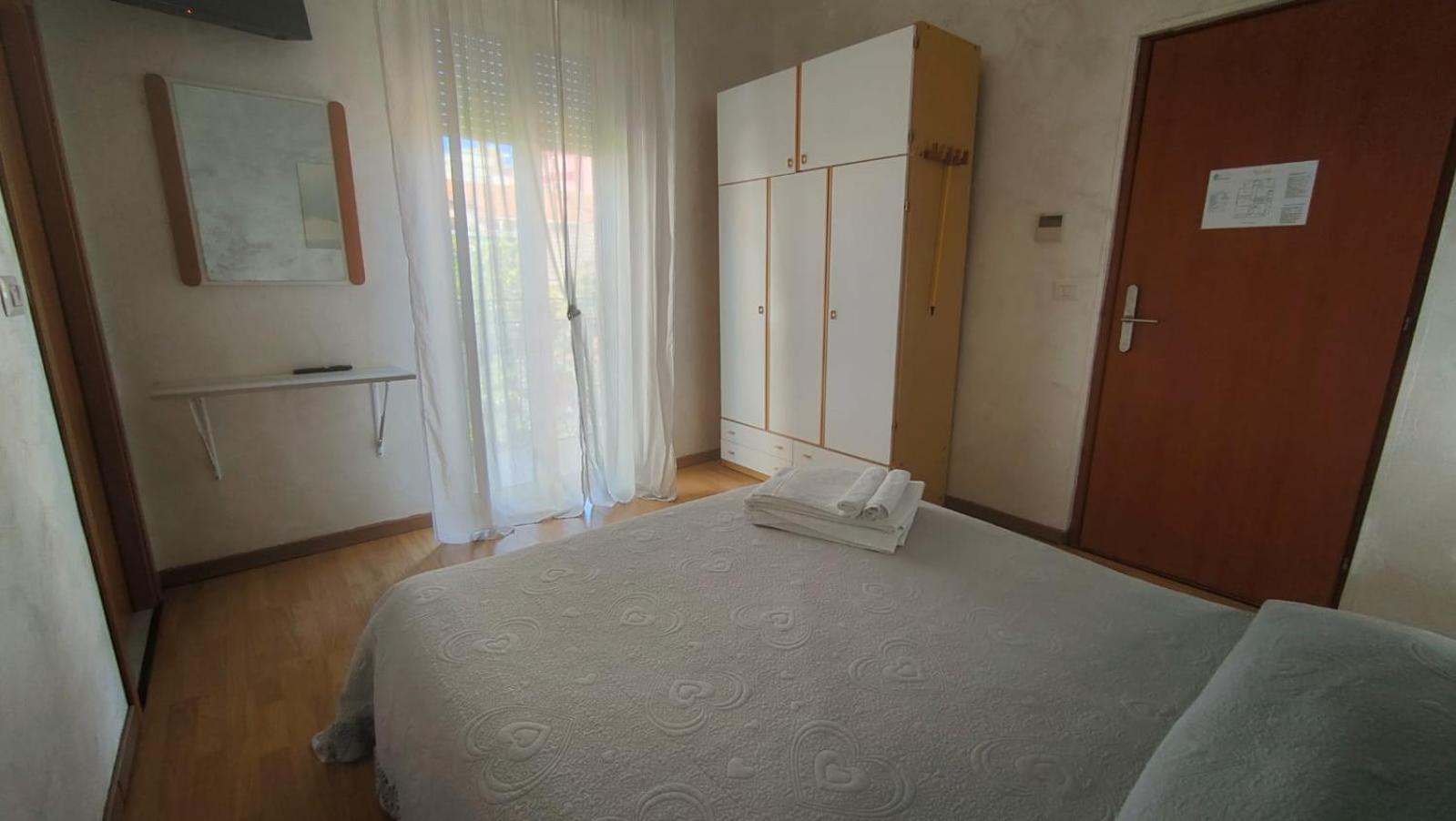 Hotel Eriale Rimini Ngoại thất bức ảnh