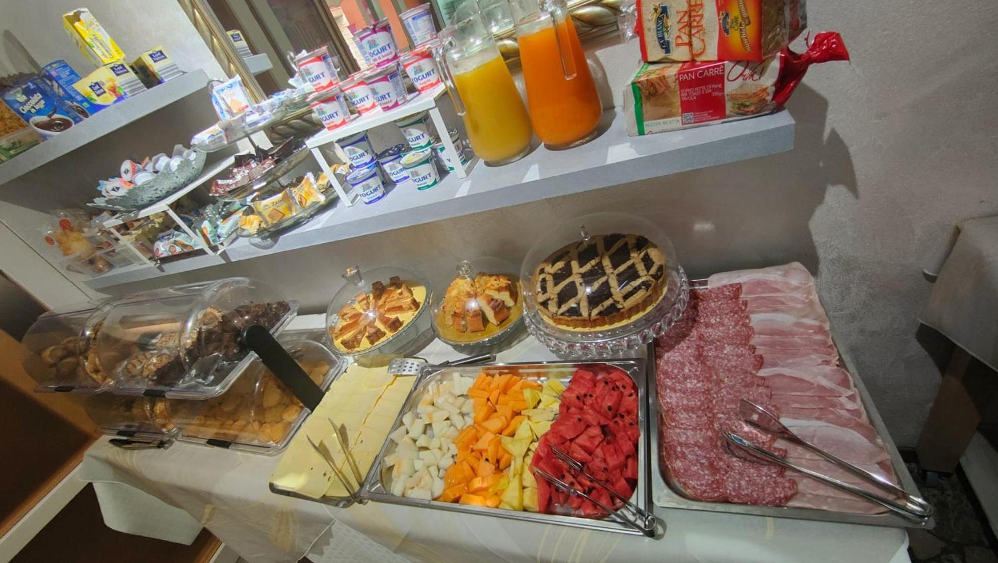 Hotel Eriale Rimini Ngoại thất bức ảnh