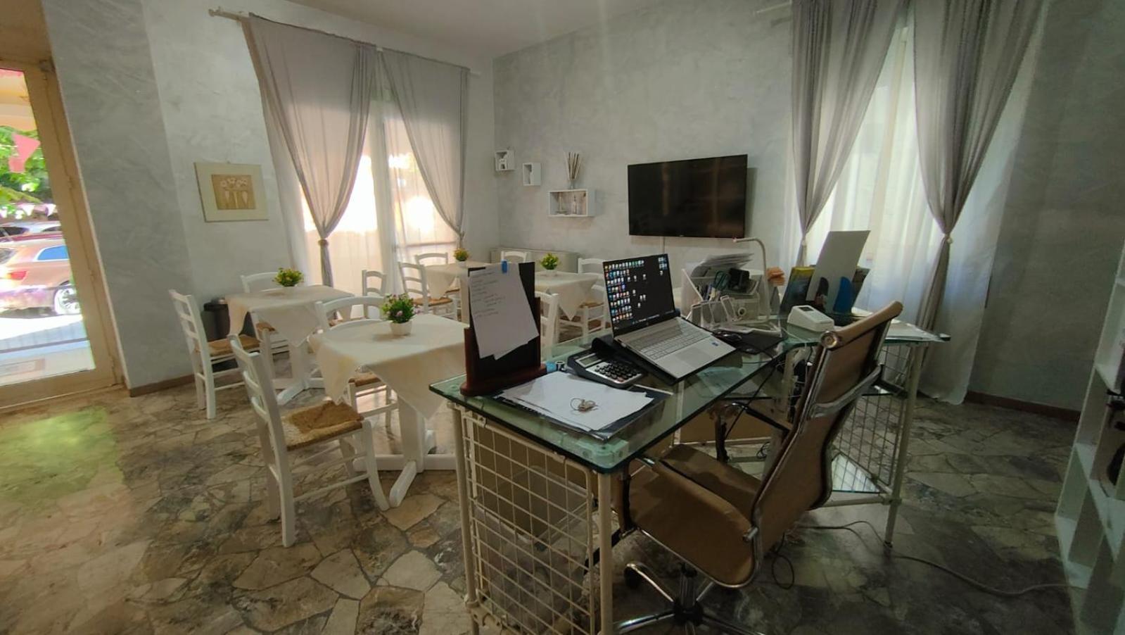Hotel Eriale Rimini Ngoại thất bức ảnh