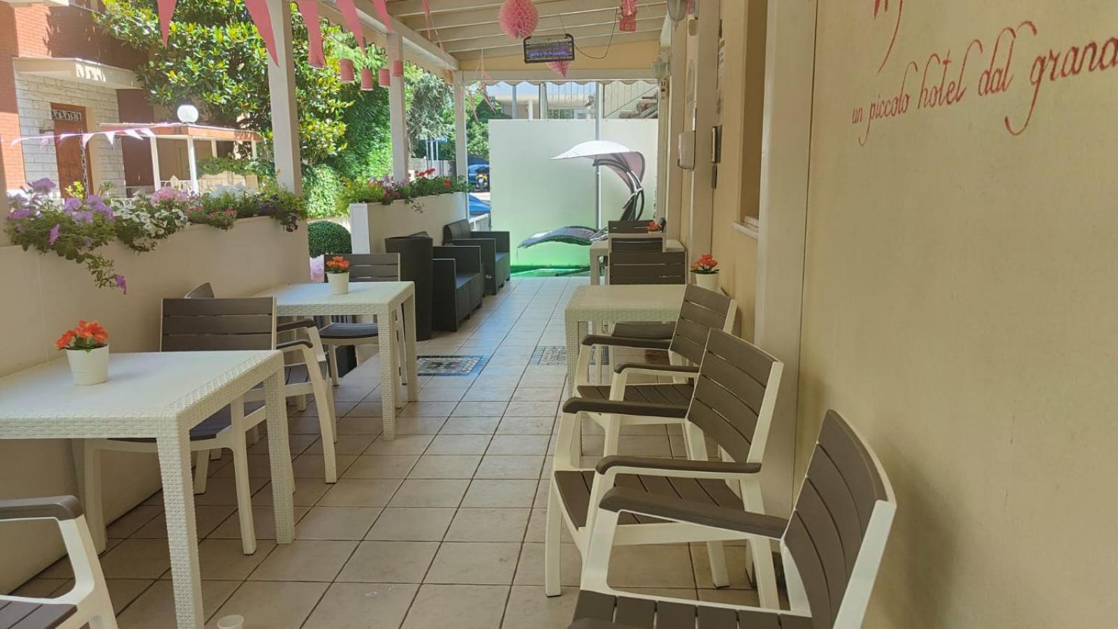 Hotel Eriale Rimini Ngoại thất bức ảnh
