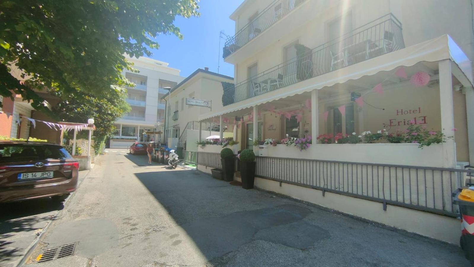 Hotel Eriale Rimini Ngoại thất bức ảnh