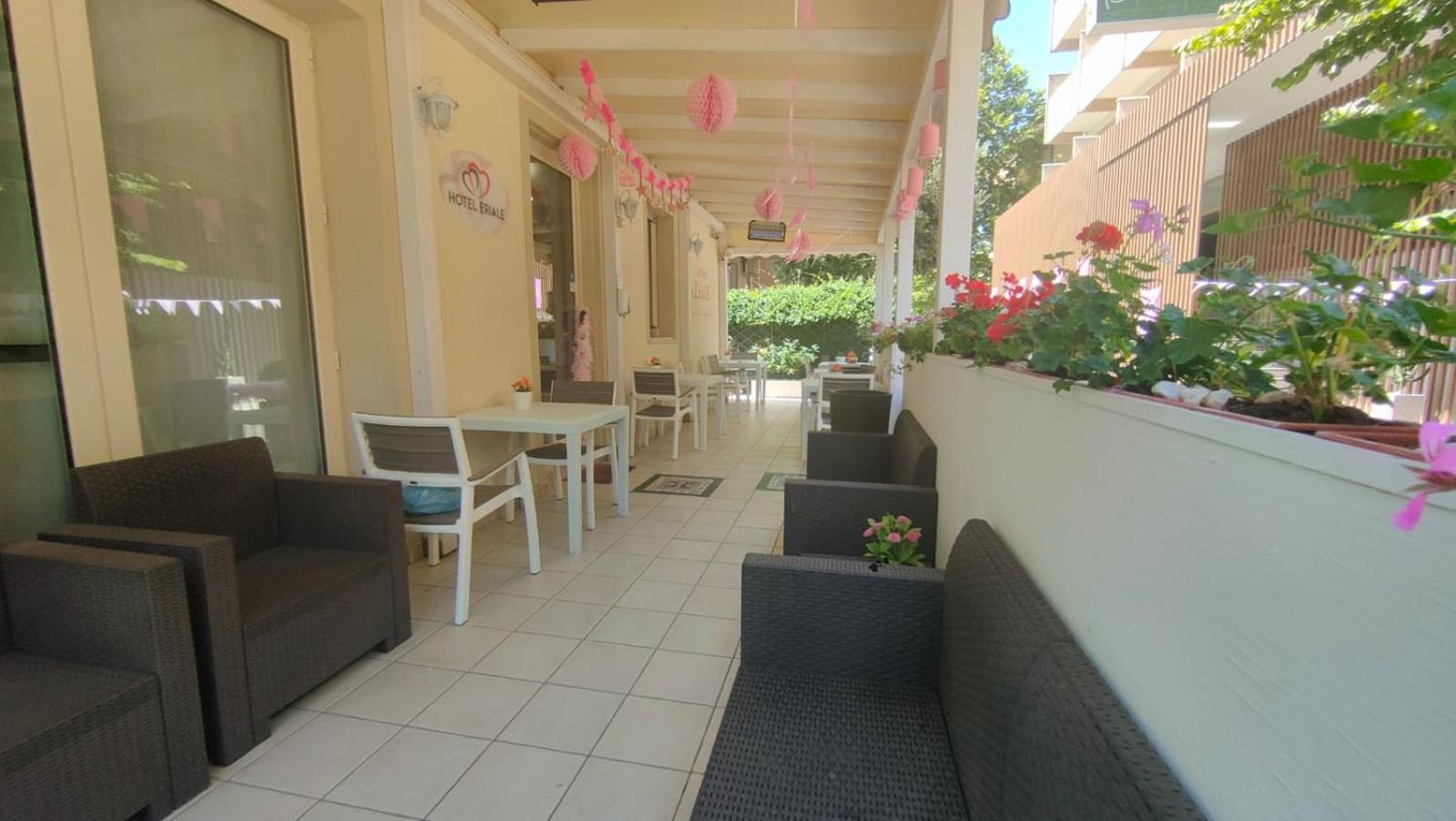 Hotel Eriale Rimini Ngoại thất bức ảnh