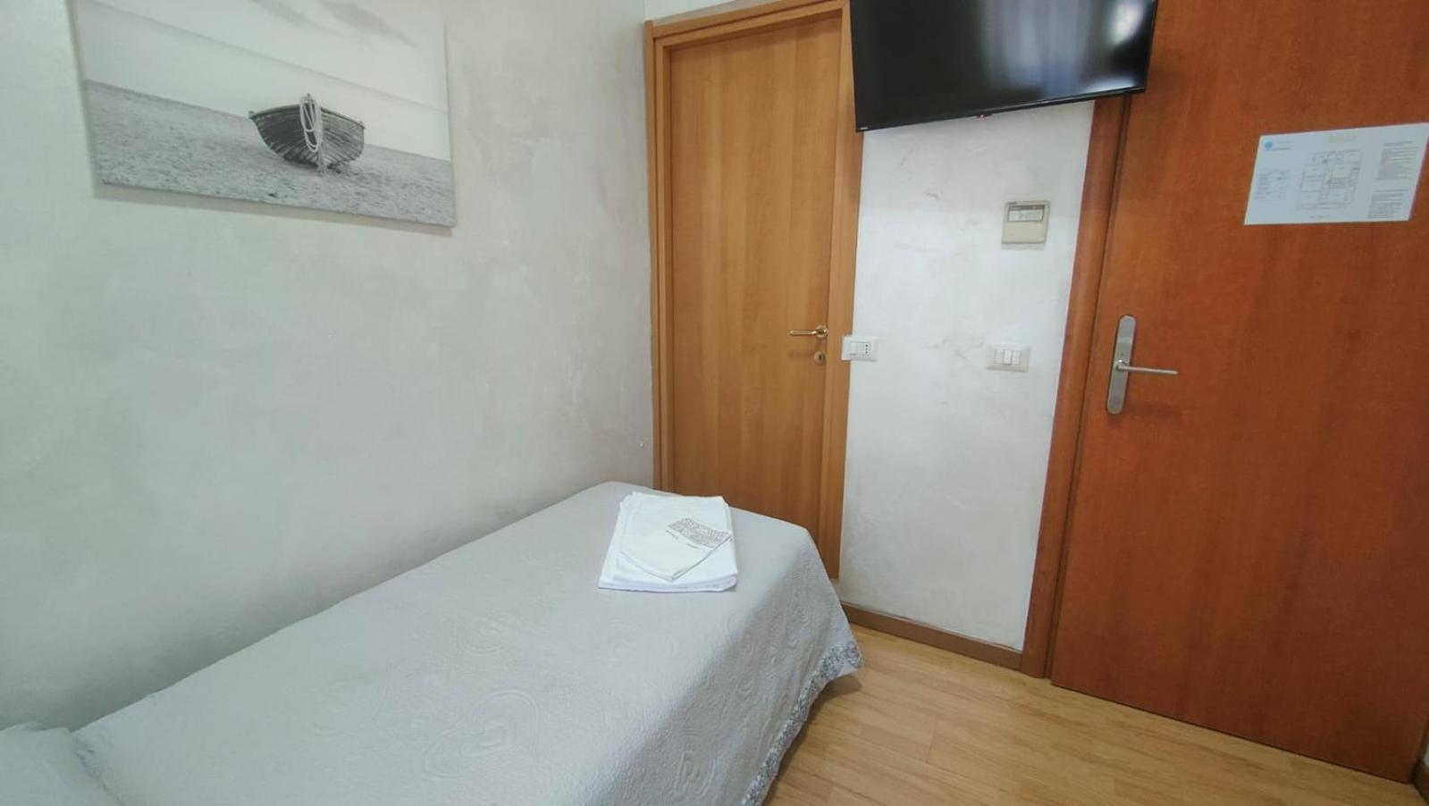 Hotel Eriale Rimini Ngoại thất bức ảnh
